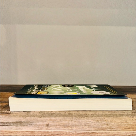 Like New-Book- The last thing he told me by Laura Dave-paperback - Picture 4 of 5